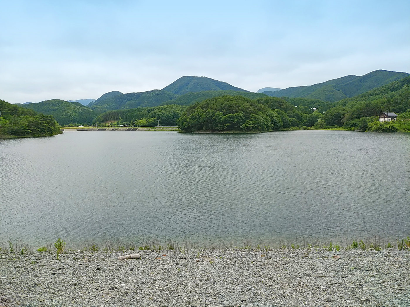 藤沼湖（正式名称：藤沼ダム藤沼貯水池）